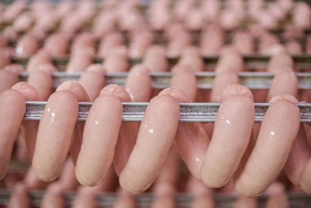 守护食品安全的防线 香肠车间与储藏室里的生香肠